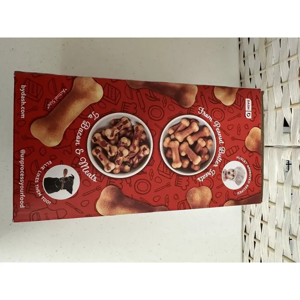 Dash Mini Dog Treat Maker - Makes 6 Treats, Nonstick -‎ Red NEW